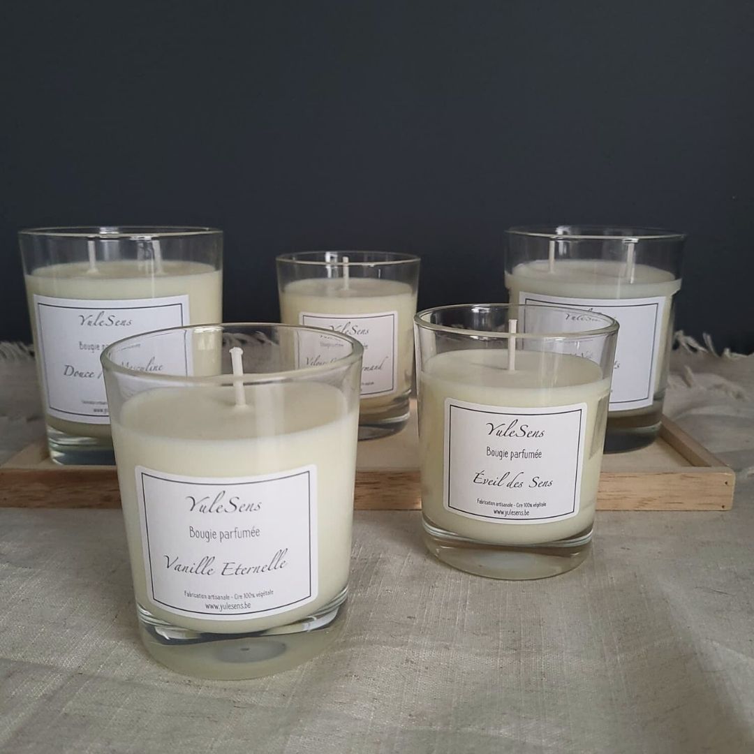 Bougies parfumées artisanales YuleSens. Cire végétale, fabrication à la main, ambiance douce et lumineuse