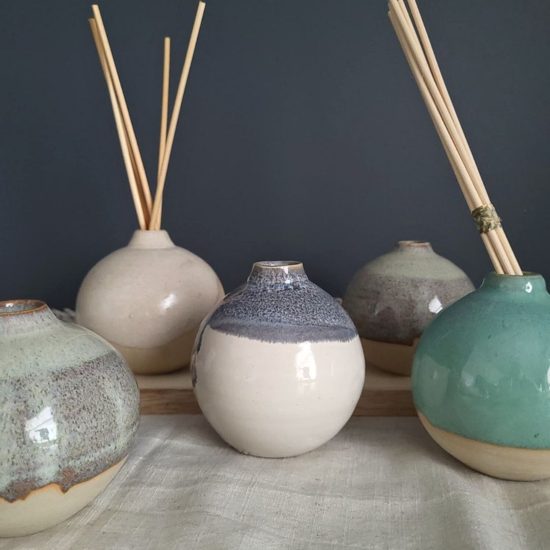 Diffuseurs en céramique OndéLune – créations artisanales YuleSens, élégantes et poétiques pour parfumer votre intérieur avec douceur.