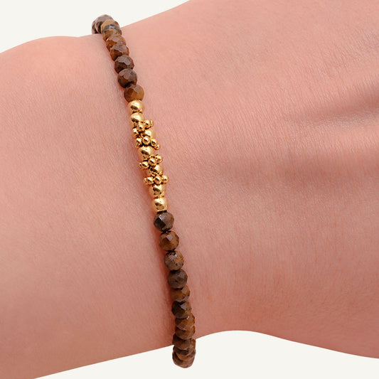 Bracelet Auréa Œil de tigre porté au poignet